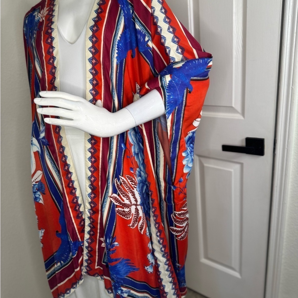 Farm Rio Macaw Red and Blue Geometric  duster  with Flowing Sleeves. - Picture 4 of 14